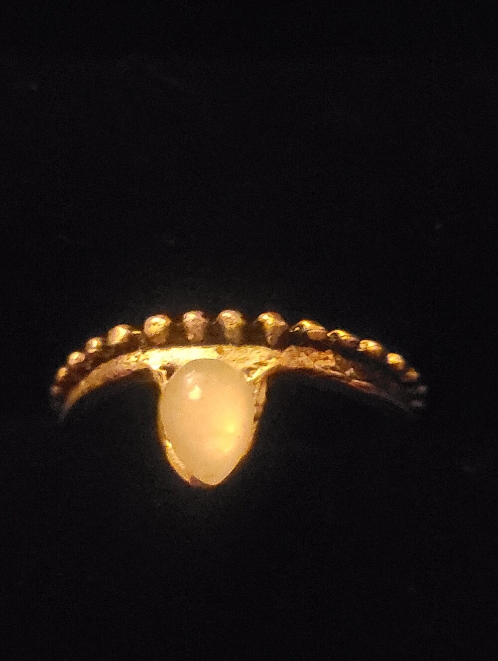 Vintage Boho White Cabochon Crown Ring Silver tone Moonstone Inspired Toe